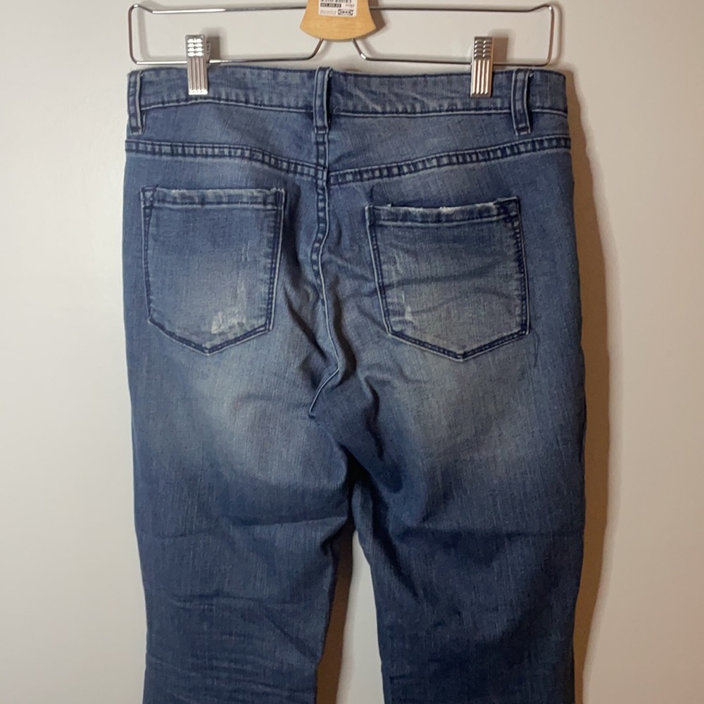 Code Bleu Embroidered Floral Jean - Picture 10 of 13